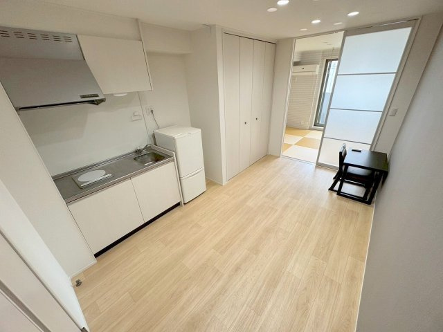 震雲マンションの居間・リビング