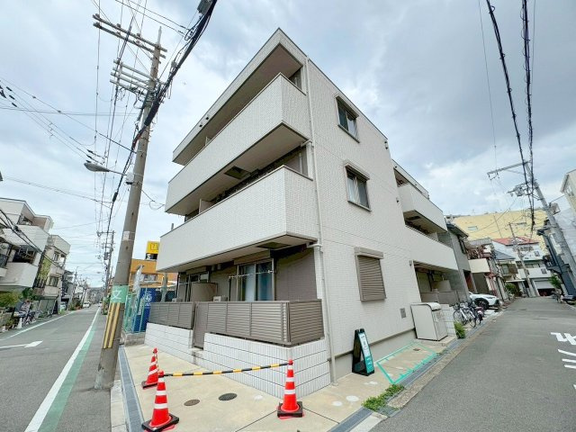震雲マンションの外観