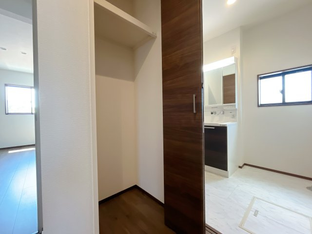 熊谷市久下　新築戸建の収納|１階ホール収納