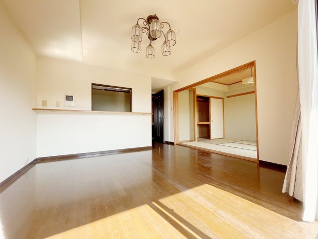 ライオンズマンション郡山荒池公園の居間・リビング