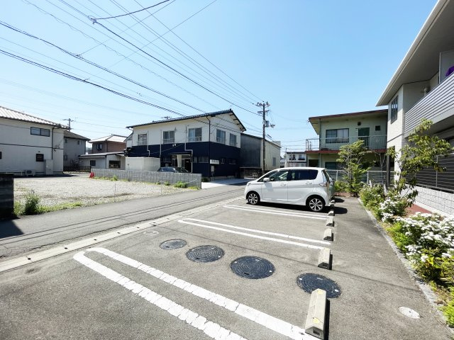 プロヌーブＷＥＳＴの駐車場