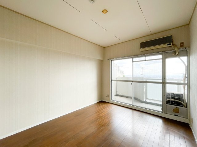 逆瀬川パークマンションの洋室