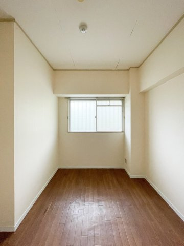 逆瀬川パークマンションの洋室