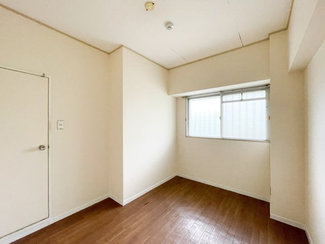 逆瀬川パークマンションの洋室