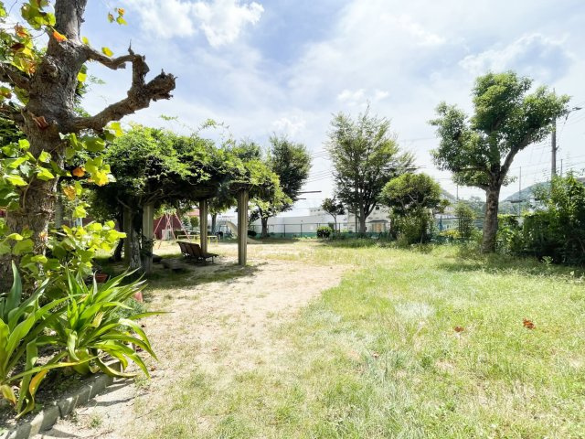 逆瀬川パークマンションの庭|敷地内公園