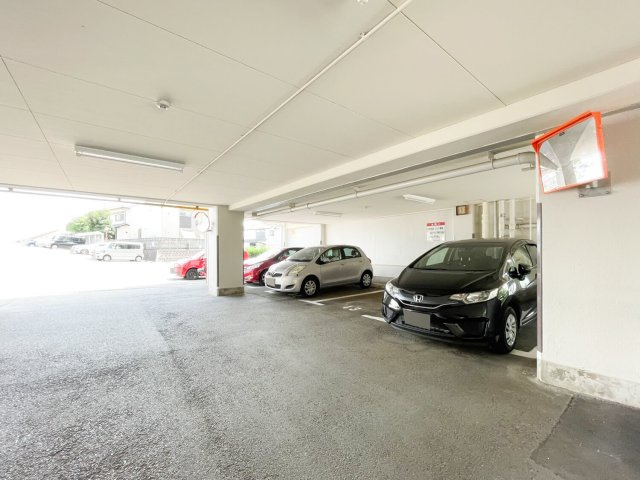 逆瀬川パークマンションの駐車場|来客駐車場