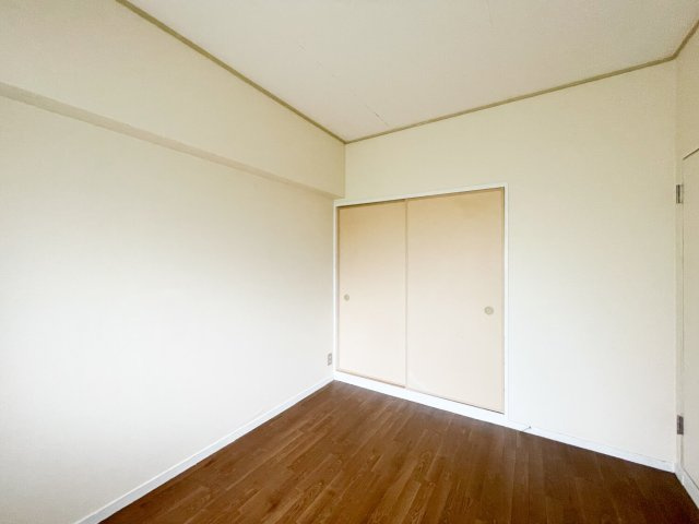 逆瀬川パークマンションの洋室