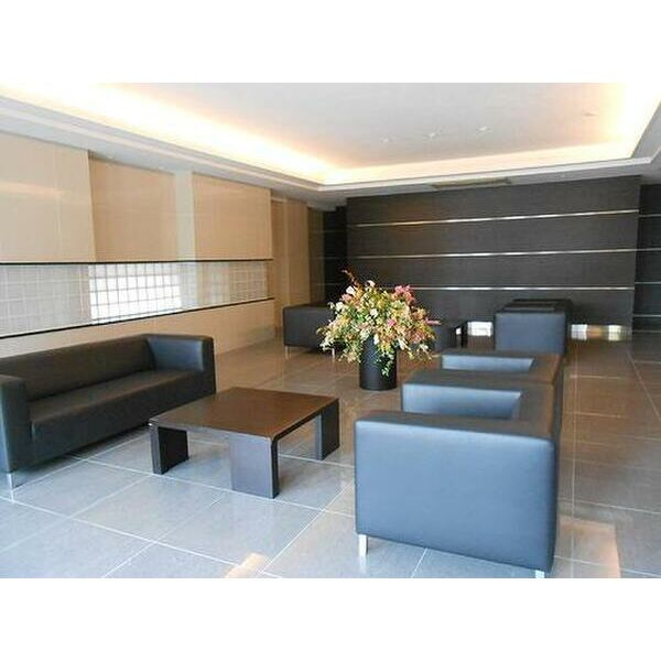 ライオンズ半田プレステージレジデンスのロビー