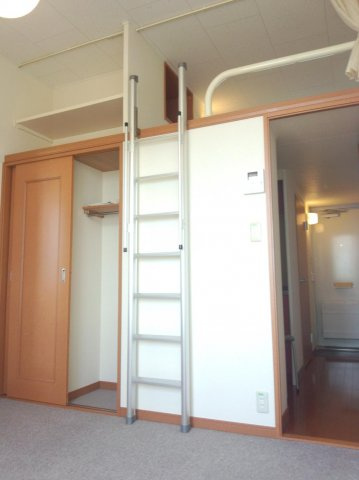 レオパレスシュテルンの居間・リビング|ゆったりとしたリビングです