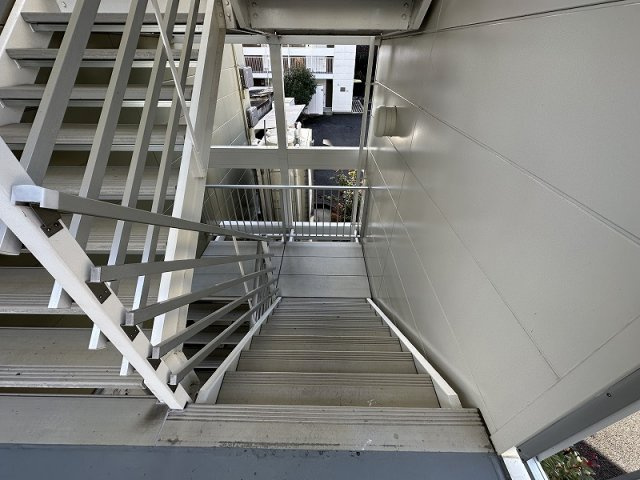 レオパレス御本丸壱番館のその他|階段