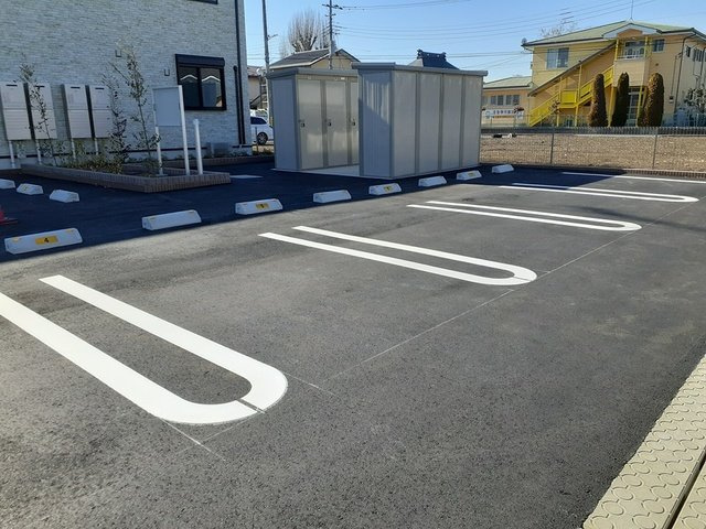 グルックスドルフ　Ⅱの駐車場