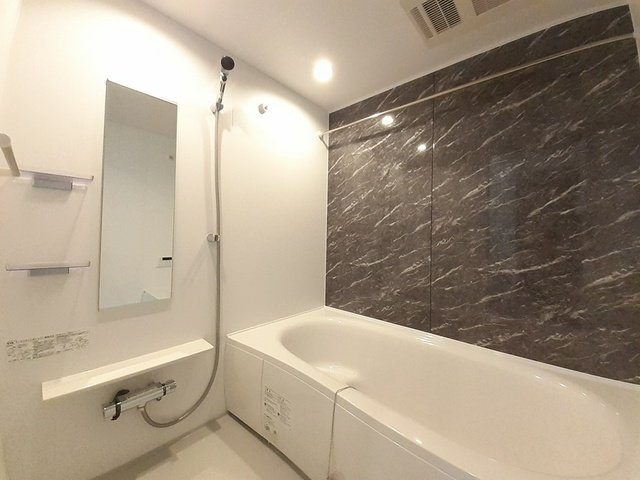 グルックスドルフ　Ⅱの浴室