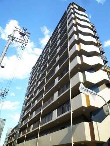 ウーファー南堀江の外観