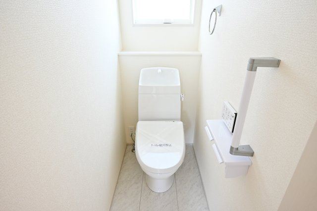 【トイレ】 | 桐生第25相生町 リーブルガーデン 2号棟 | トイレが2か所あるので忙しい朝も分けて使えます！