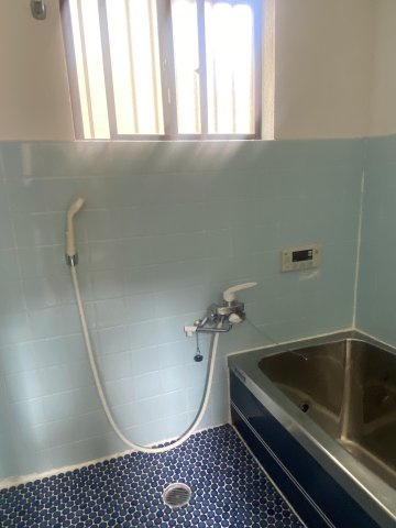 田寺東一戸建の浴室