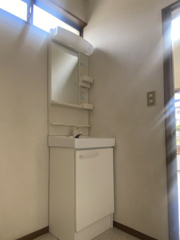 田寺東一戸建の洗面所