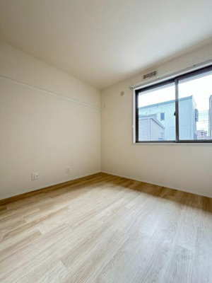 【洋室】 | 草加市金明町戸建 A | 東側洋室