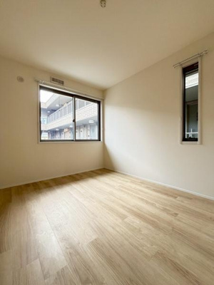 【洋室】 | 草加市金明町戸建 A | 西側洋室