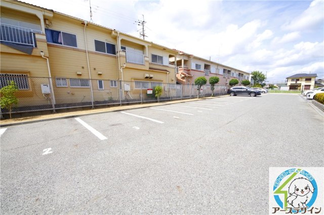 カサベルデ加古川の駐車場