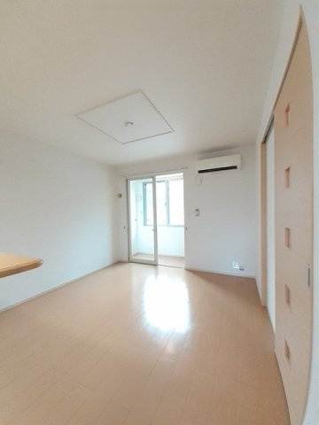 アンソレイエⅡの居間・リビング