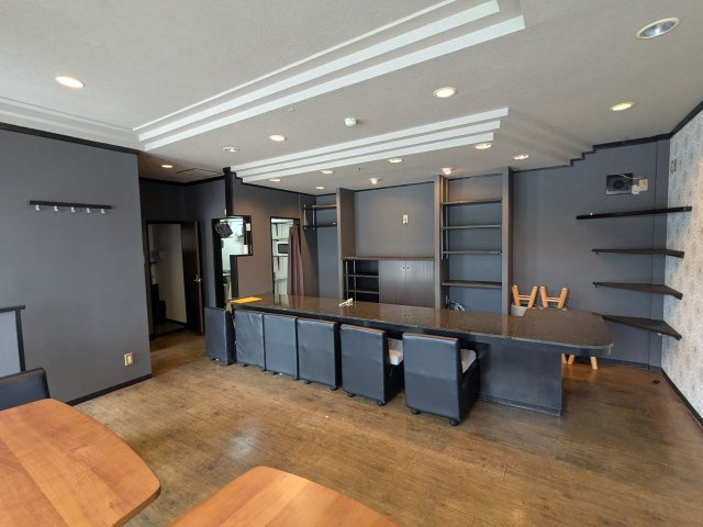 御立店舗の内装