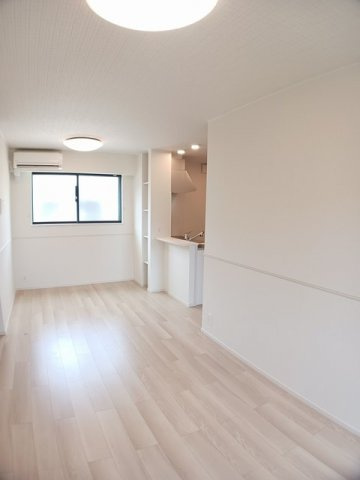 ファミール問田の居間・リビング