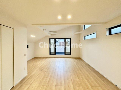 【居間・リビング】 | 江戸川区南小岩2丁目新築分譲住宅 | 【リビングダイニング】一日の中で多くの時間を過すことになるリビングダイニングだからこそ、いつも穏やかな空間であることが必然。爽やかな通風と採光を存分に感じる事が出来る空間です。