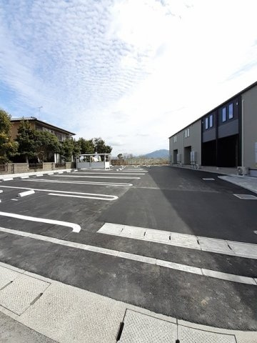 グランパセオの駐車場