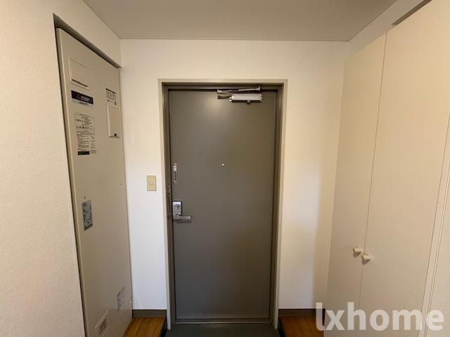 イーストヴィレッジ茨木の玄関