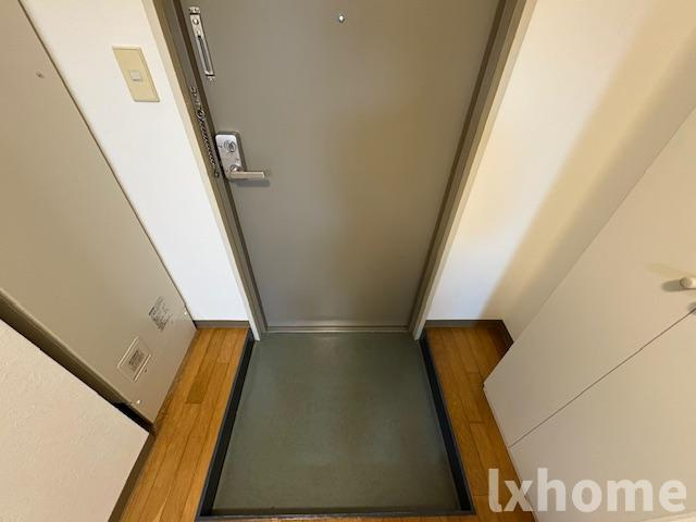 イーストヴィレッジ茨木の玄関