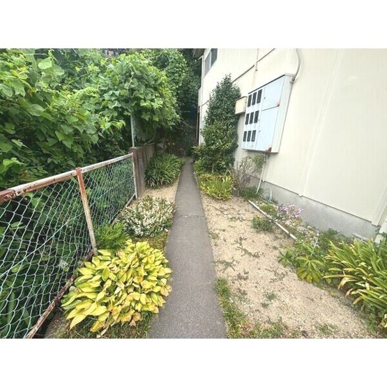 【庭】 | 翠松園アパートメント(旧小島荘)