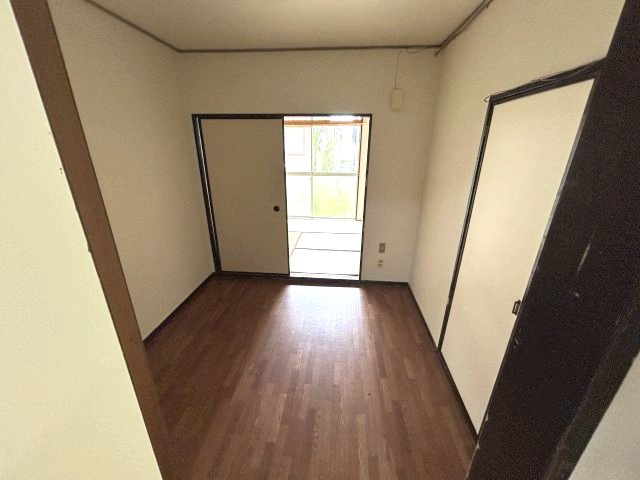 コーポ琥珀の居間・リビング|ゆったりとした居間です