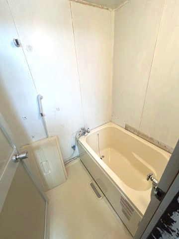 コーポ琥珀の浴室|コンパクトで使いやすいお風呂です