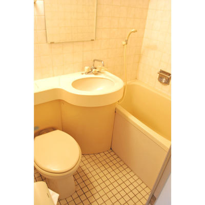 スカイコート横浜駅西口の内装|明るい室内です