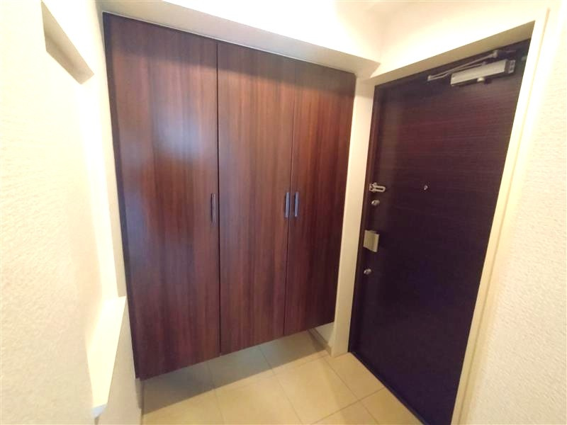 グランマノワール南陽の玄関