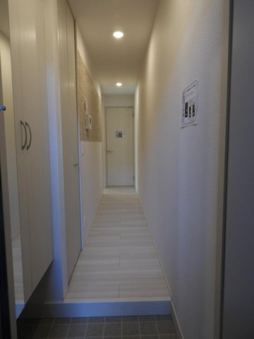 メゾンドフルールの玄関