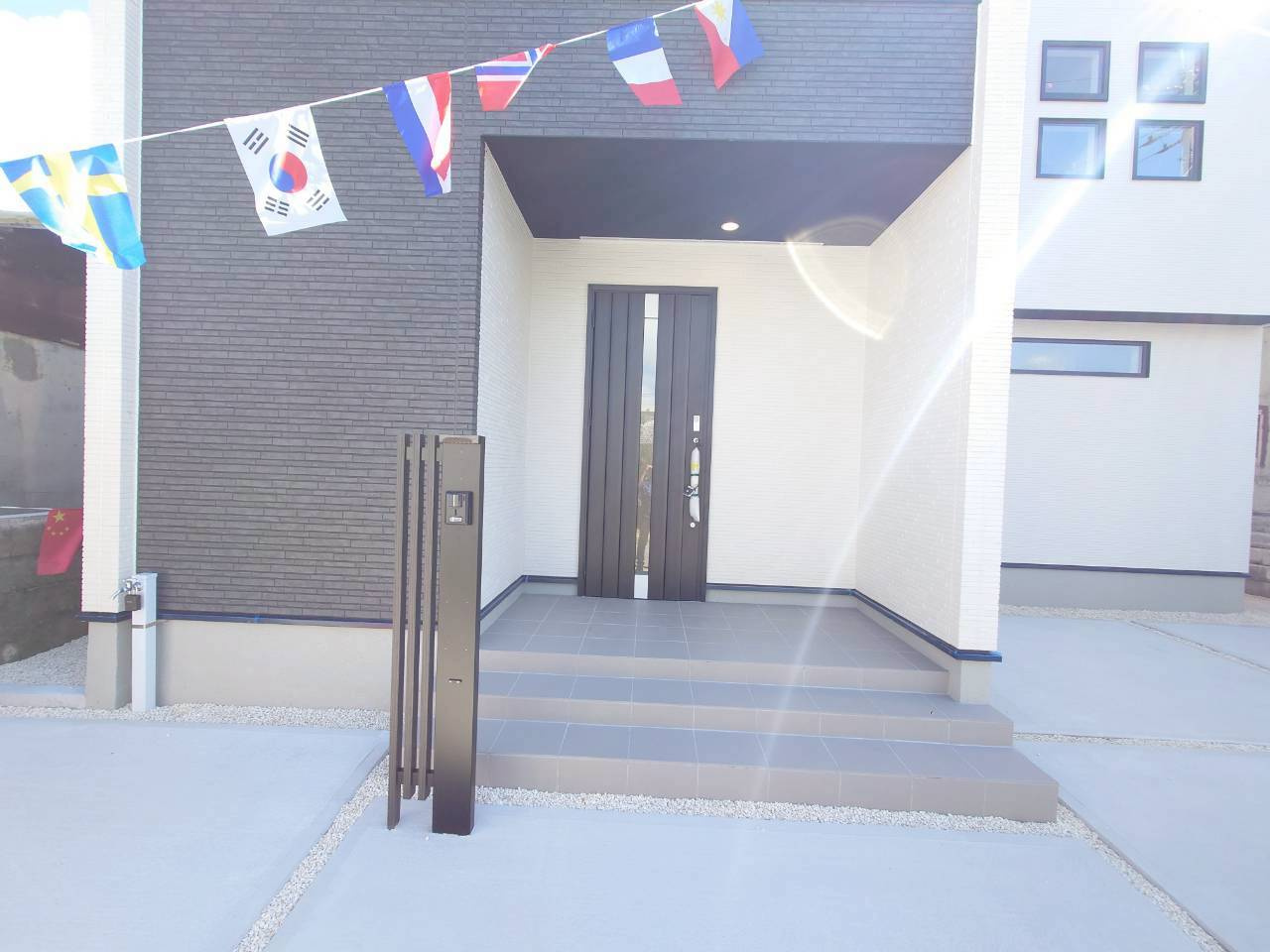 ★★与那原町与那原（限定１棟）の玄関