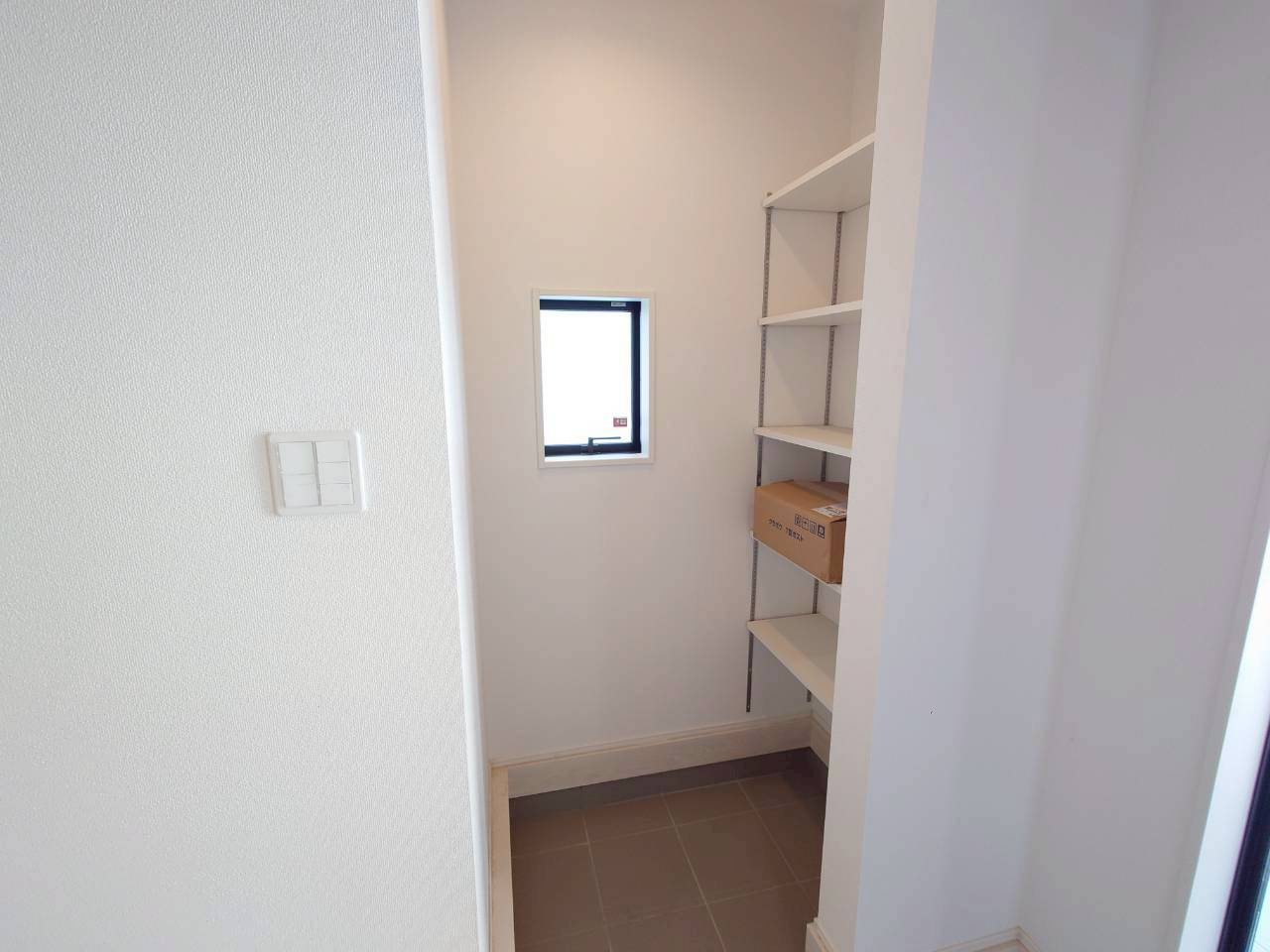 ★★与那原町与那原（限定１棟）の玄関