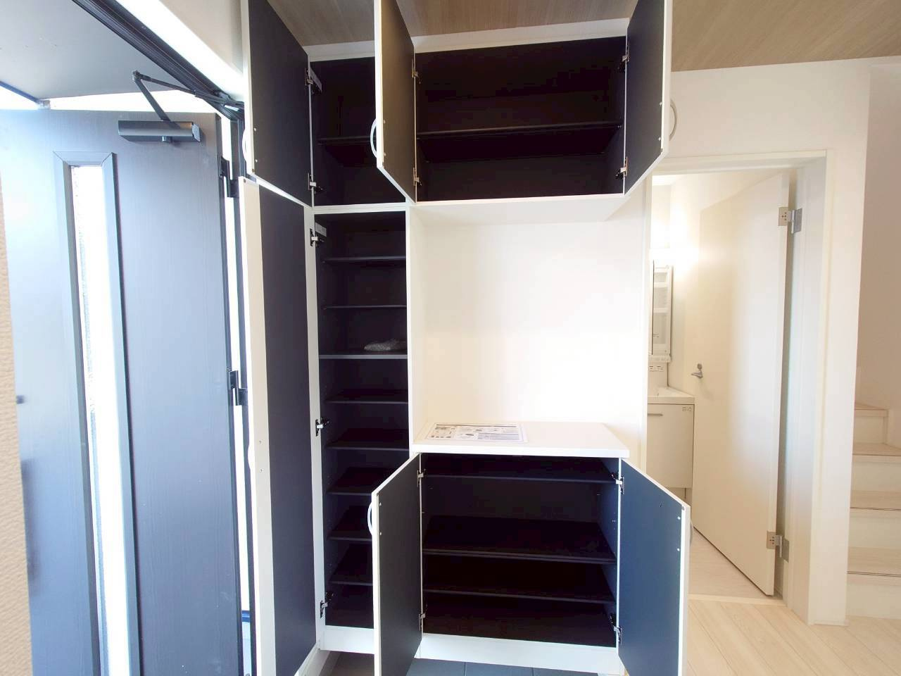 ★★与那原町与那原（限定１棟）の玄関