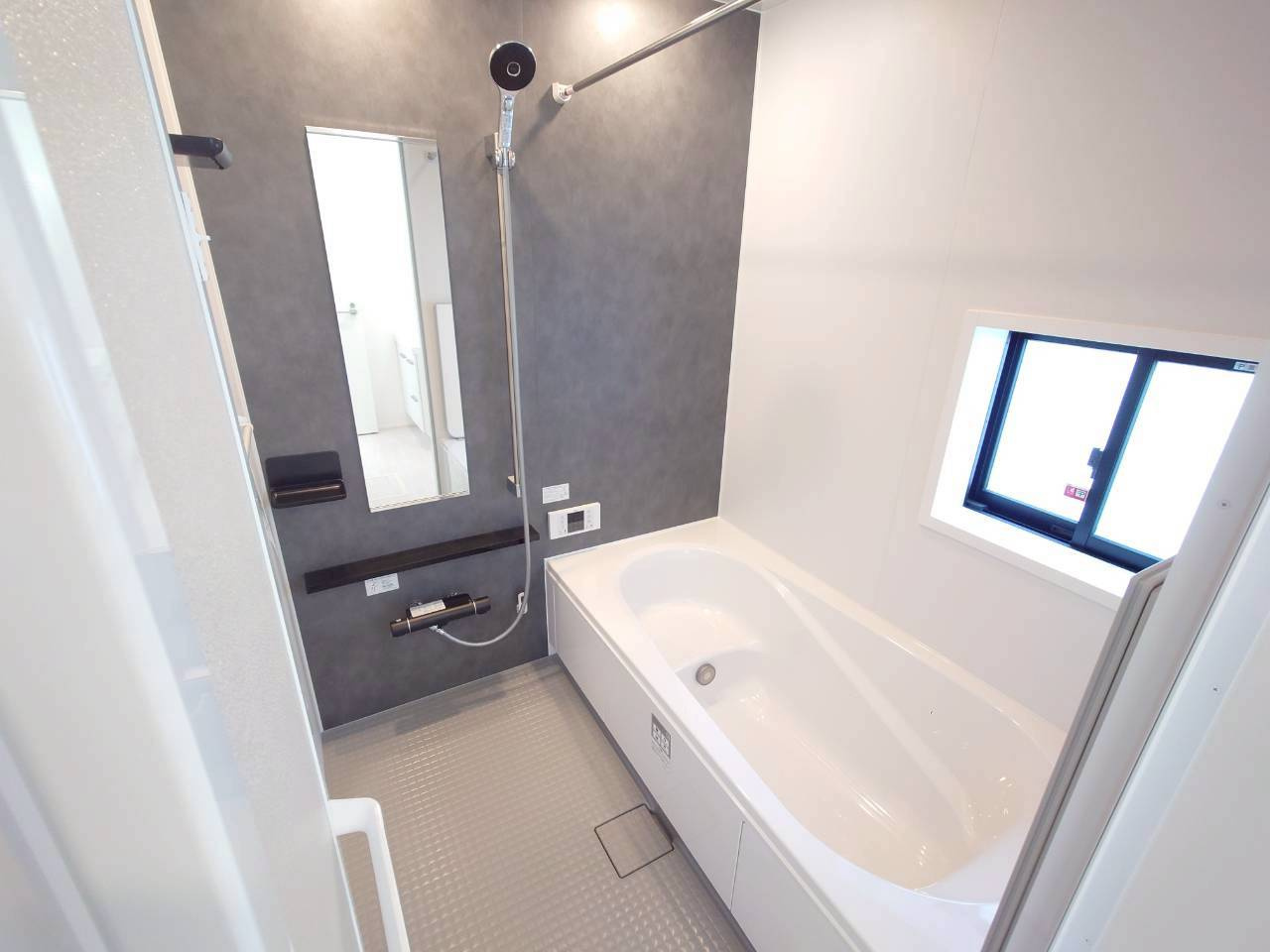 ★★与那原町与那原（限定１棟）の浴室