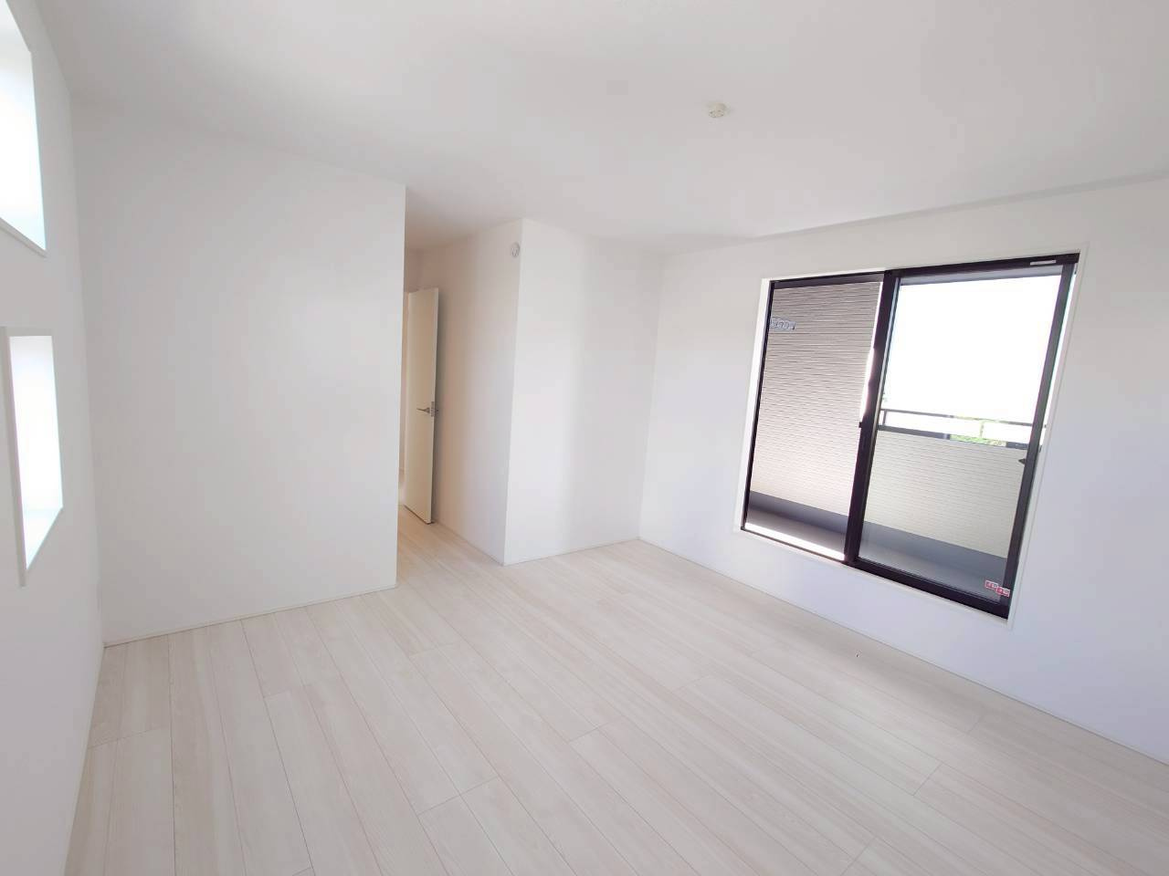 ★★与那原町与那原（限定１棟）の洋室