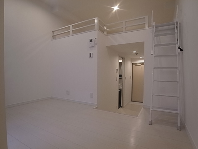 神戸市兵庫区東山町４丁目のアパートの居間・リビング|リビング室内