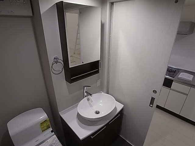 神戸市兵庫区東山町４丁目のアパートの洗面所|洗面