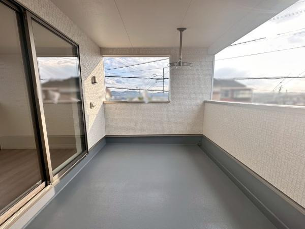 岩出市山第3-1号棟　新築戸建のバルコニー