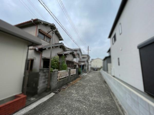 和歌山市向　中古戸建の前面道路含む現地写真