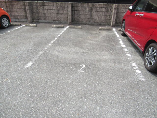 レオネクストフラワー三木Ⅲの駐車場