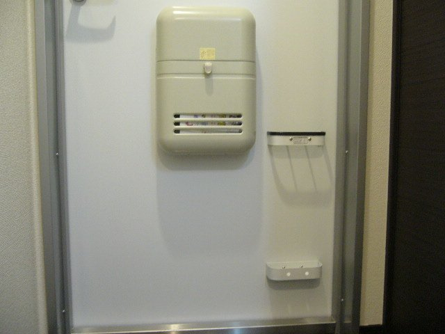 レオネクストフラワー三木Ⅲの玄関|傘たて付き