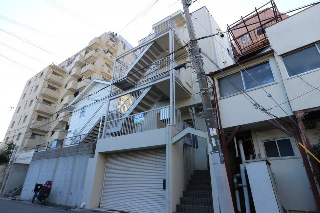 ハウス虹のエントランス