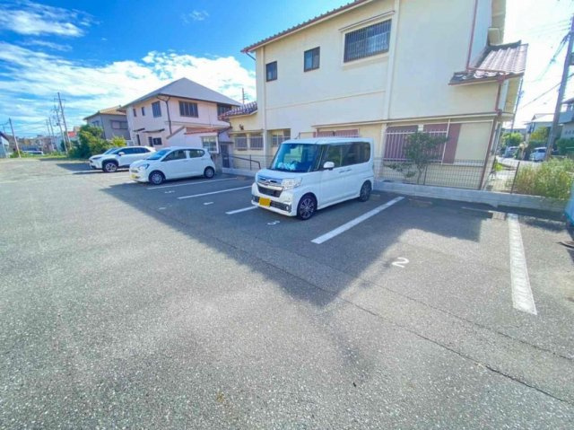 レオパレス宮南の駐車場