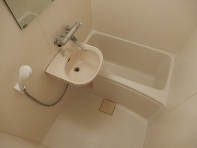 レオパレスウィステリアの浴室